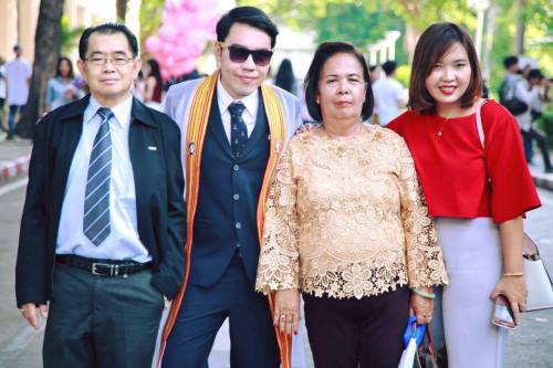 รูปที่ 9 วันรับปริญญา.jpg